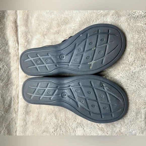 Bzees Sapphire Washable Gladiator Sandal Size 6 - Picture 5 of 6